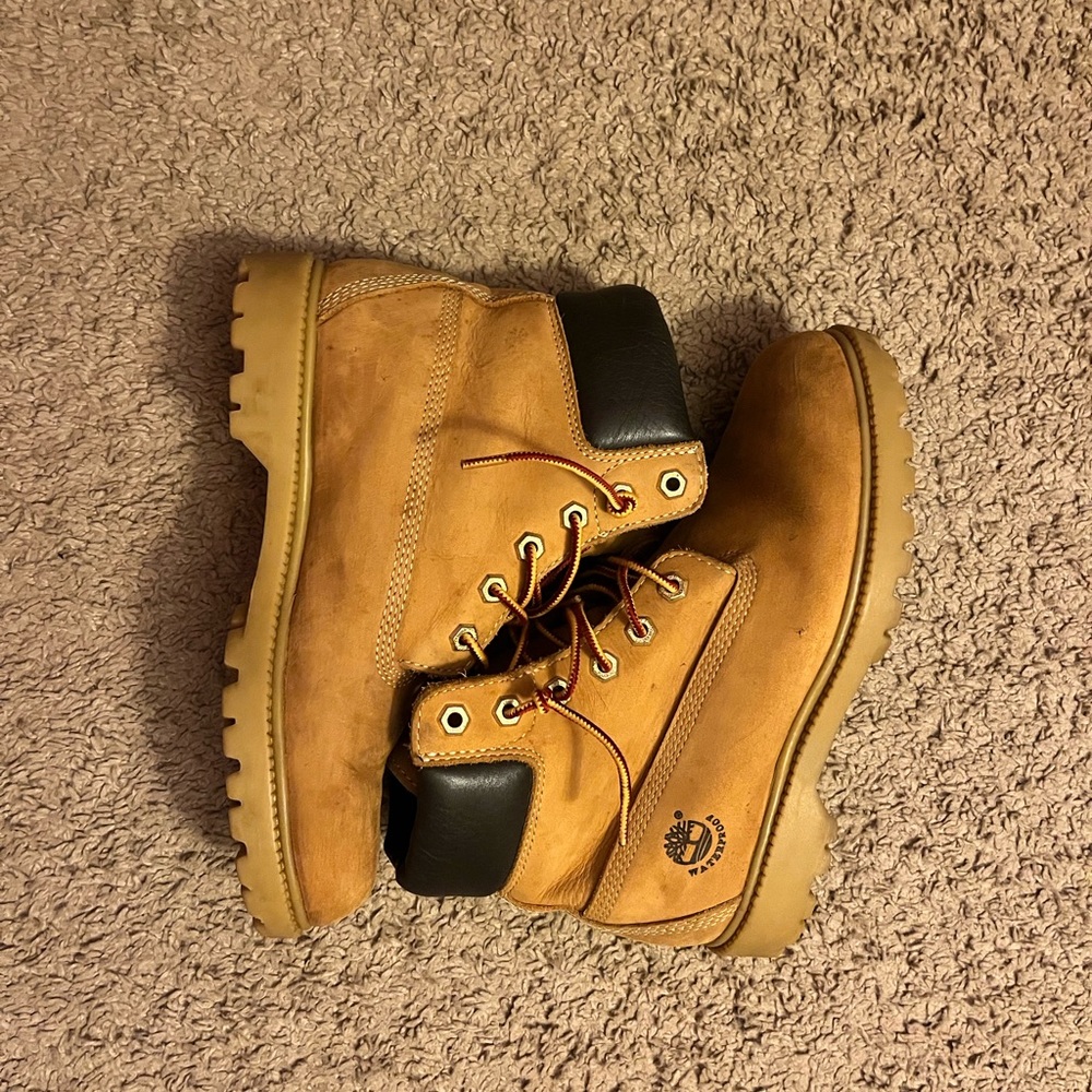 Boots - Picture 4 of 4